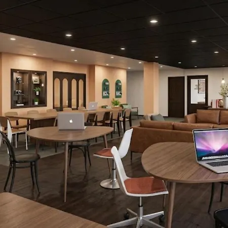Bikube - Paris Hotel 4*