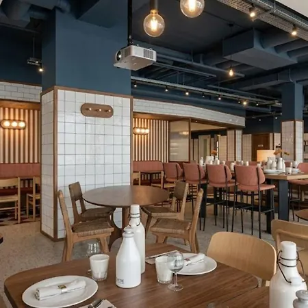 Bikube - Paris 4*